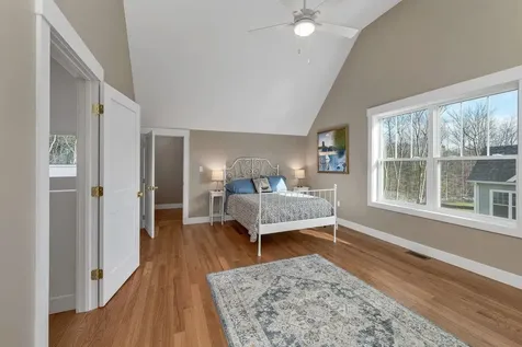 44 Lady Walsingham Way Laconia NH 03246