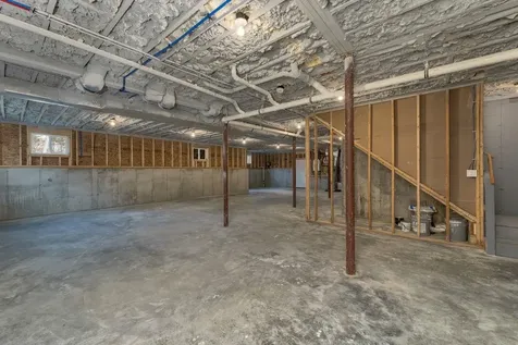 44 Lady Walsingham Way Laconia NH 03246