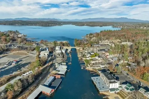 44 Lady Walsingham Way Laconia NH 03246