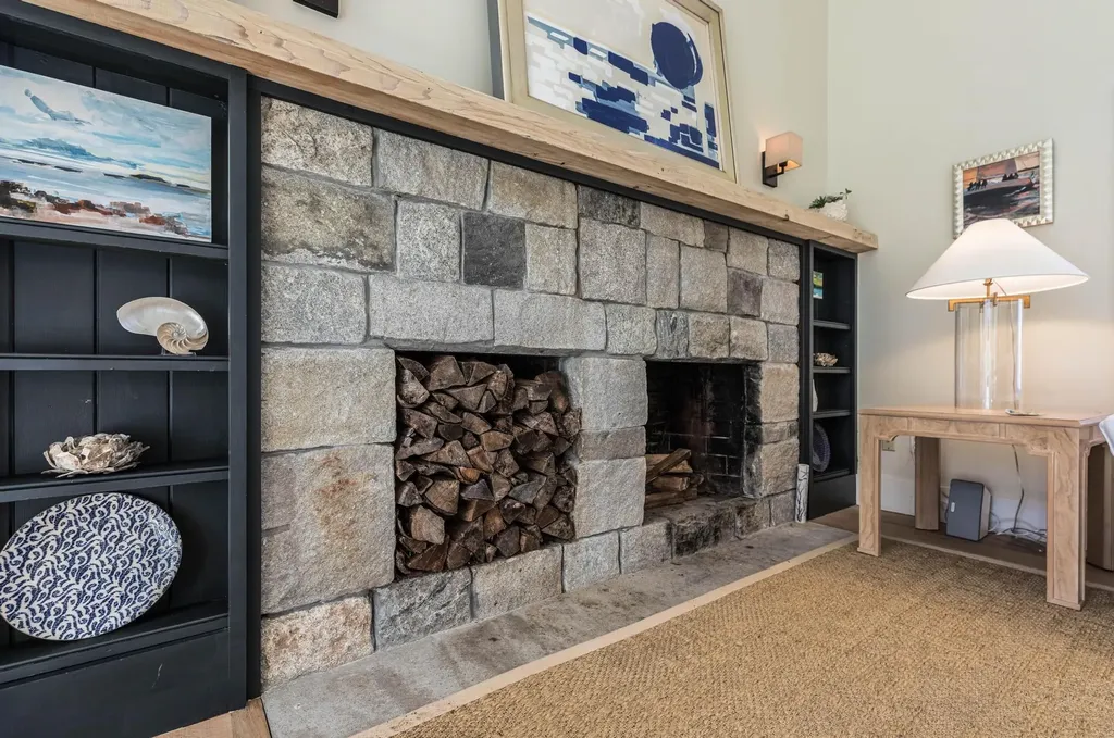 18 Mainmast Circle New Castle NH 03854