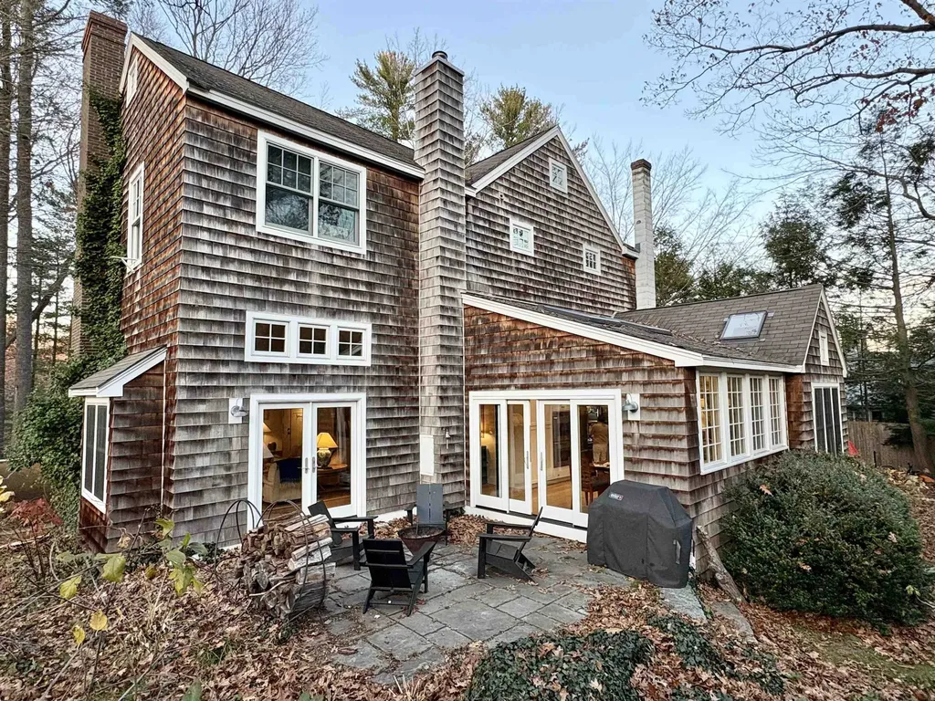 18 Mainmast Circle New Castle NH 03854