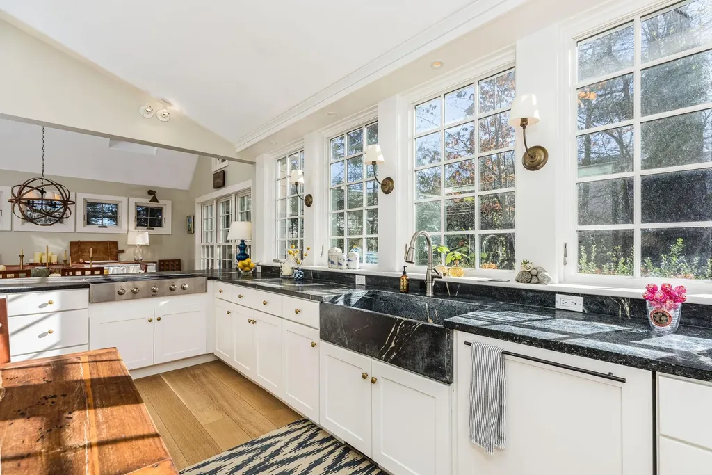 18 Mainmast Circle New Castle NH 03854