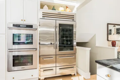 18 Mainmast Circle New Castle NH 03854