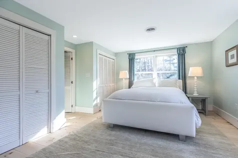 18 Mainmast Circle New Castle NH 03854