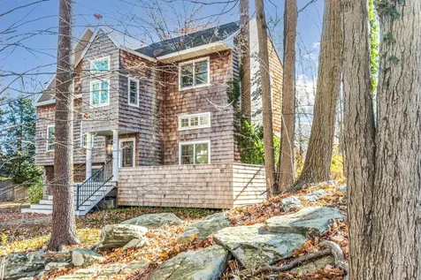 18 Mainmast Circle New Castle NH 03854