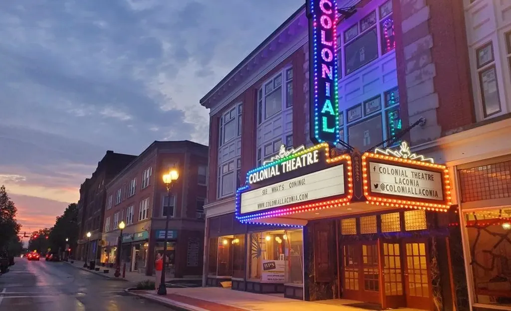 51 Lady Walsingham Way Laconia NH 03246