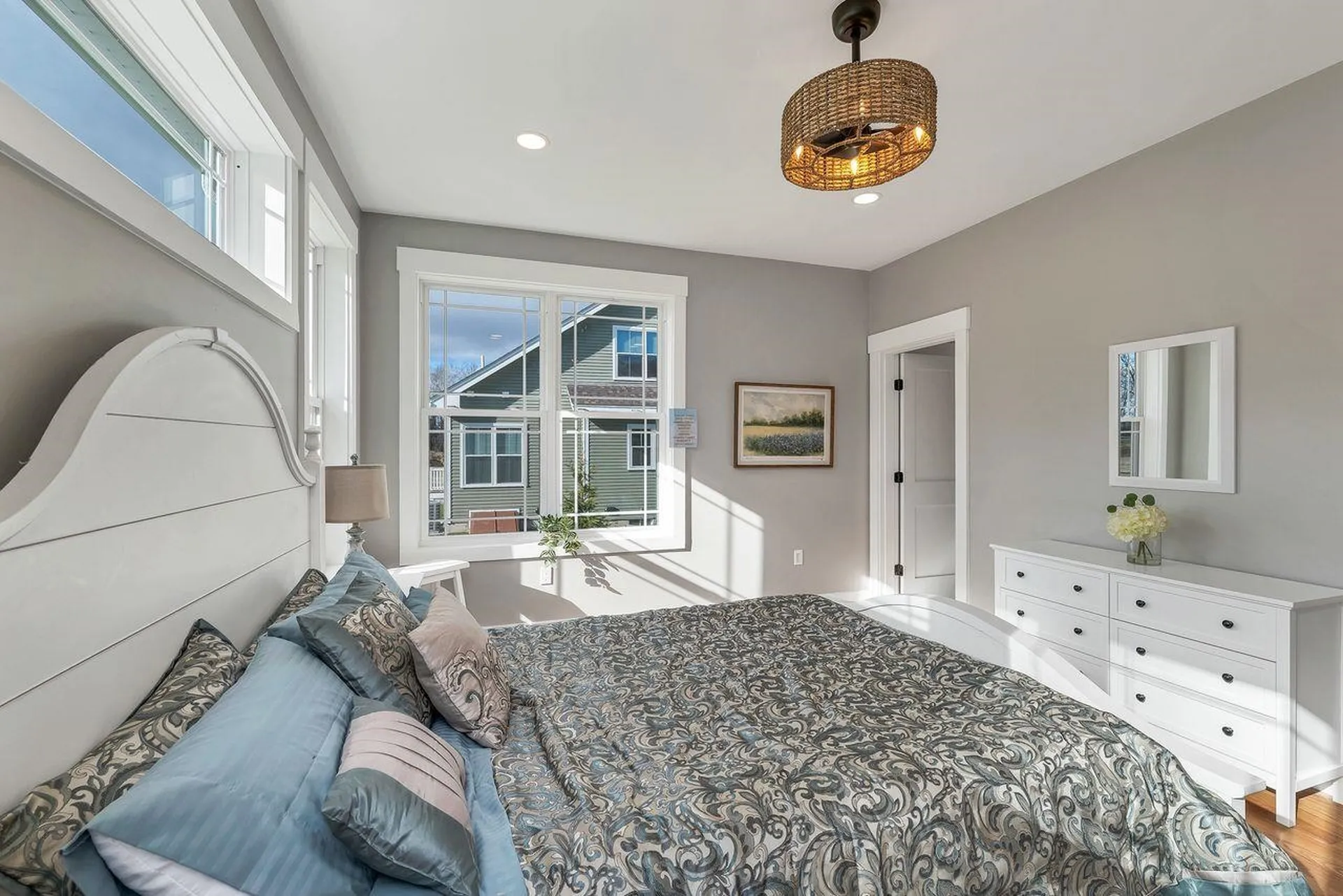 51 Lady Walsingham Way Laconia NH 03246