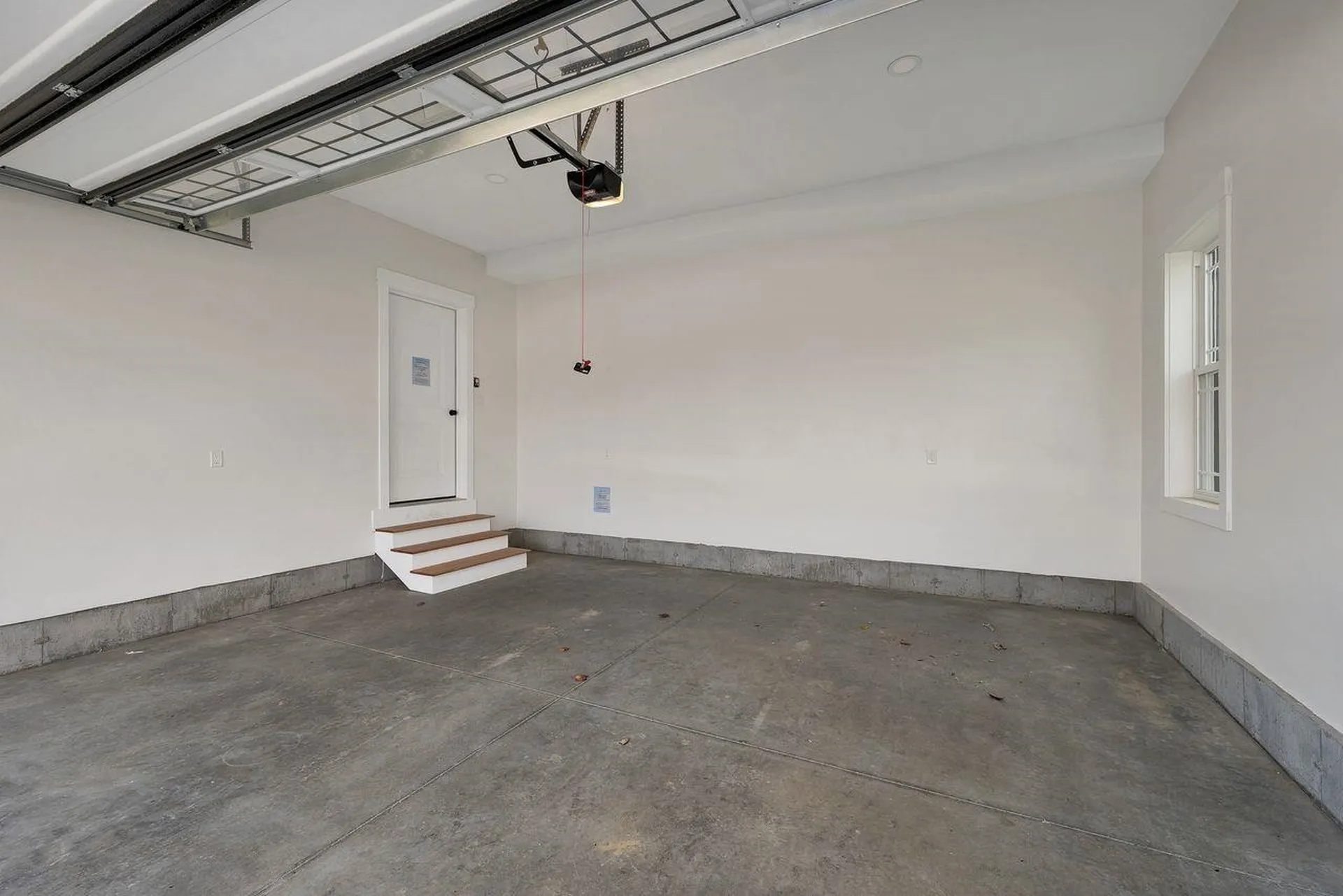 51 Lady Walsingham Way Laconia NH 03246