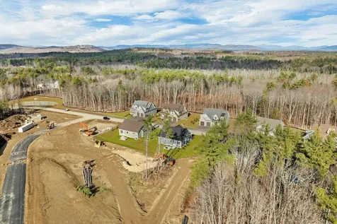 51 Lady Walsingham Way Laconia NH 03246