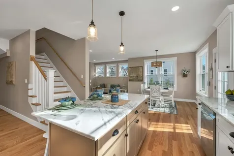 51 Lady Walsingham Way Laconia NH 03246