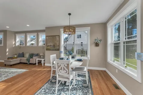 51 Lady Walsingham Way Laconia NH 03246