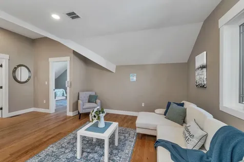 51 Lady Walsingham Way Laconia NH 03246