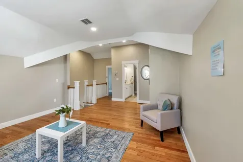 51 Lady Walsingham Way Laconia NH 03246