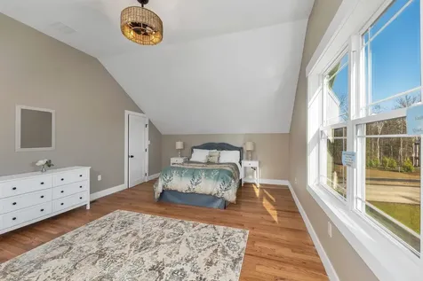 51 Lady Walsingham Way Laconia NH 03246