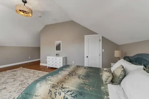 51 Lady Walsingham Way Laconia NH 03246