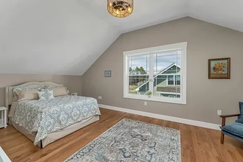 51 Lady Walsingham Way Laconia NH 03246