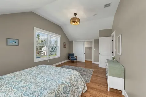 51 Lady Walsingham Way Laconia NH 03246