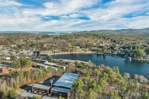 51 Lady Walsingham Way Laconia NH 03246