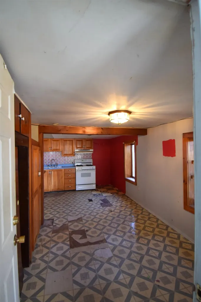 6 Dow Street Exeter NH 03833