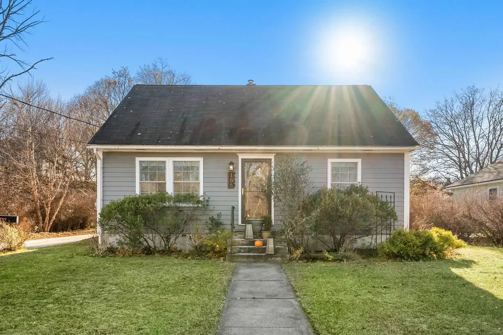 166 Varney Street Manchester NH 03102