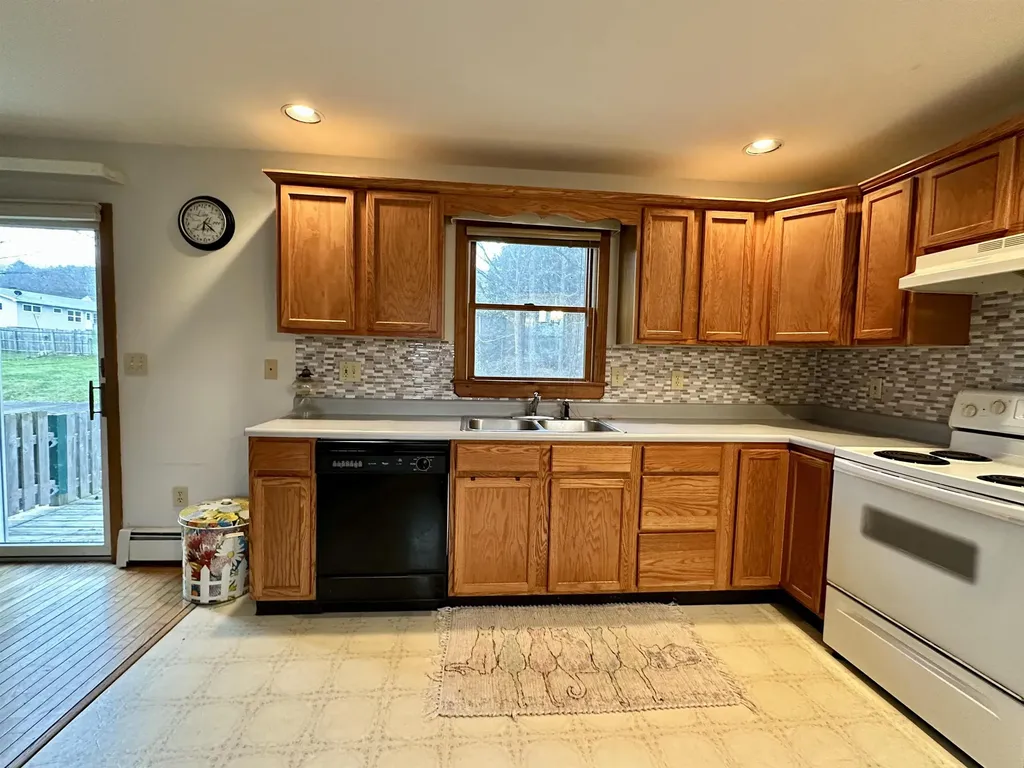 52 Hull Avenue Wallingford VT 05773