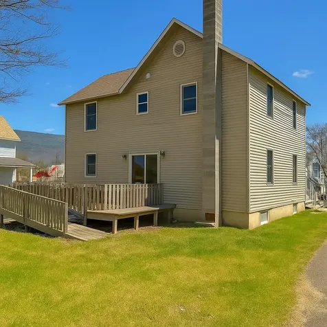 52 Hull Avenue Wallingford VT 05773