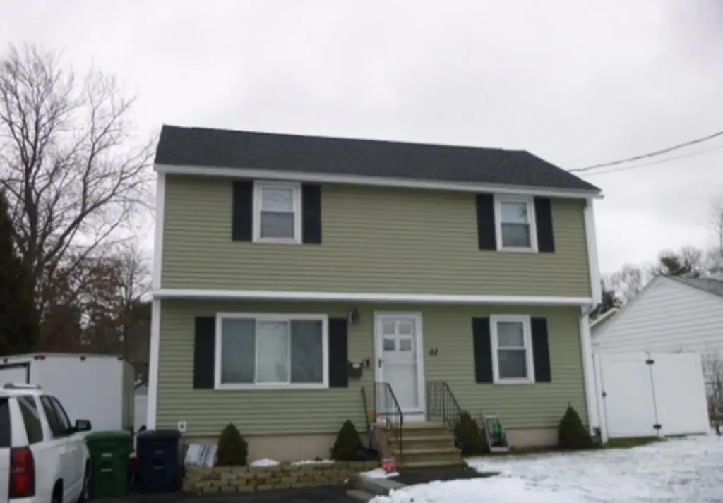 44 Robinson Road Nashua NH 03060