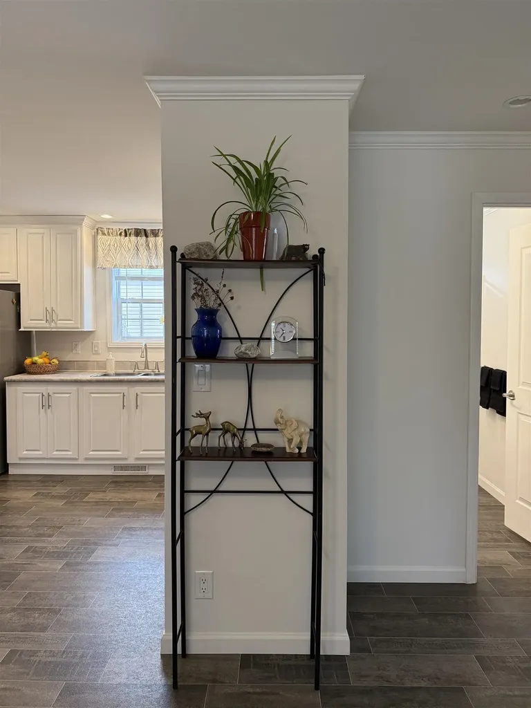 14 Sir Lancelot Drive Exeter NH 03833