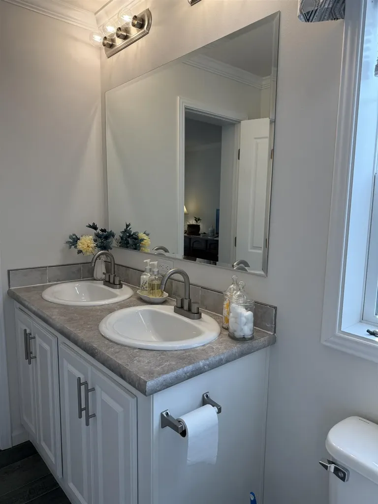 14 Sir Lancelot Drive Exeter NH 03833