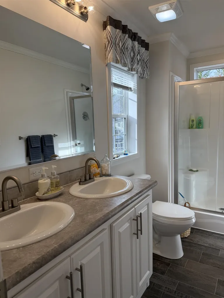 14 Sir Lancelot Drive Exeter NH 03833