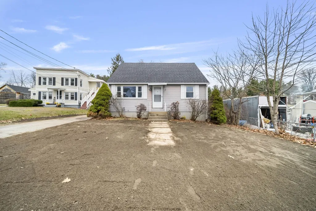 28 Joffre Street Goffstown NH 03045