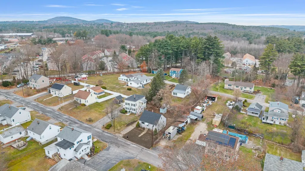 28 Joffre Street Goffstown NH 03045