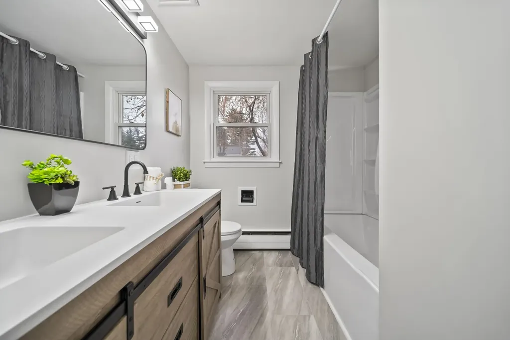 28 Joffre Street Goffstown NH 03045