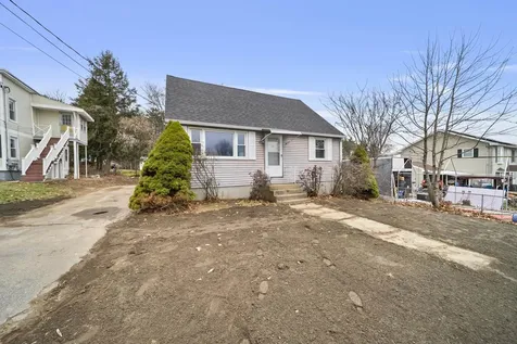 28 Joffre Street Goffstown NH 03045