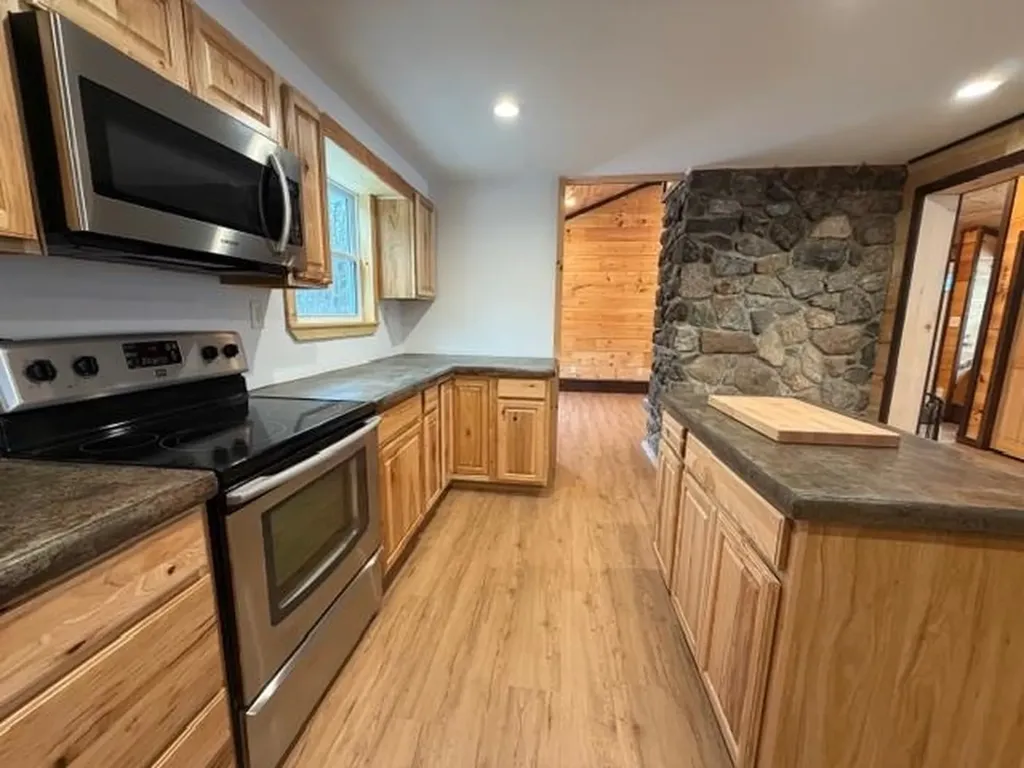 19 Village Road Shelburne NH 03581