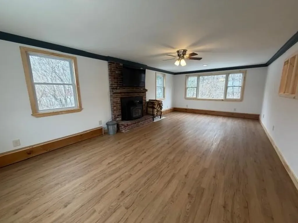 19 Village Road Shelburne NH 03581