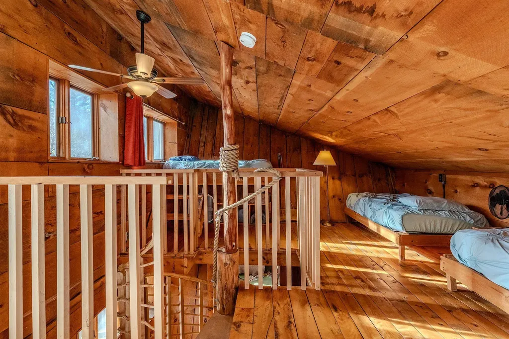 4410 Pikes Falls Road Jamaica VT 05343