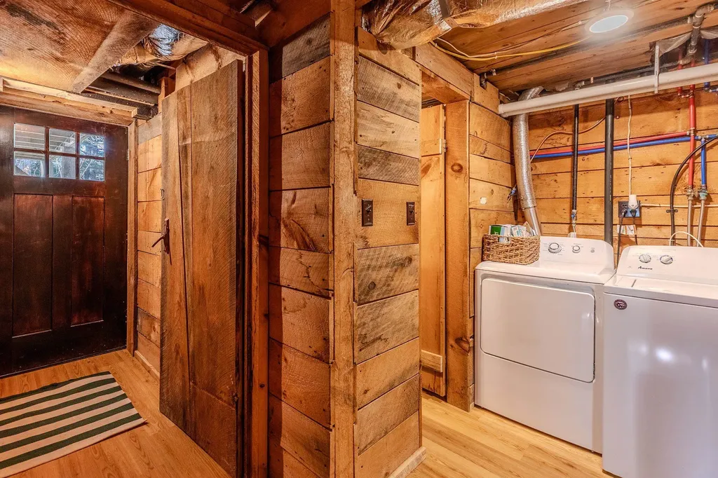 4410 Pikes Falls Road Jamaica VT 05343