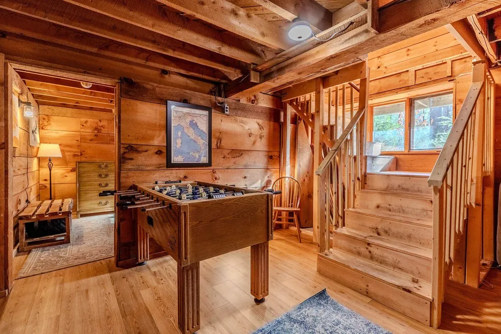 4410 Pikes Falls Road Jamaica VT 05343