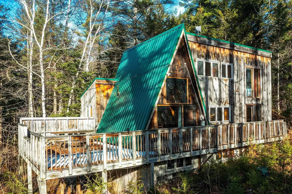 4410 Pikes Falls Road Jamaica VT 05343