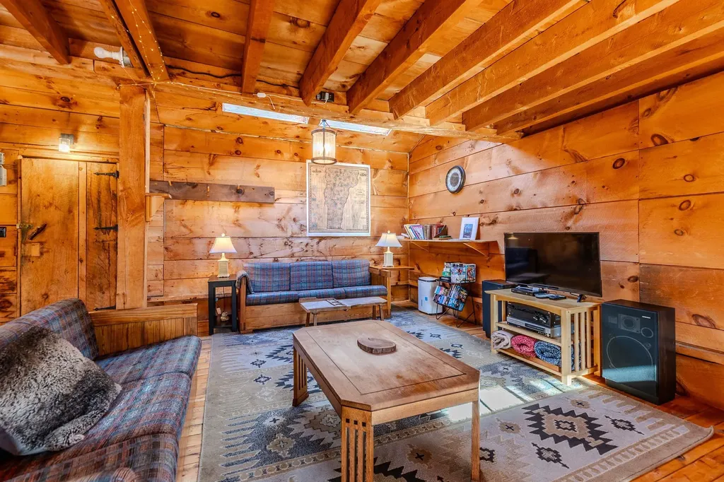 4410 Pikes Falls Road Jamaica VT 05343