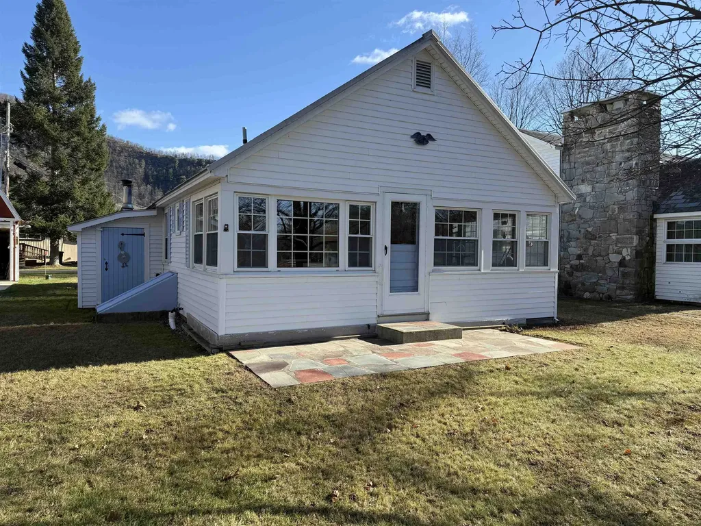 21 Lakes End Lane Wells VT 05774