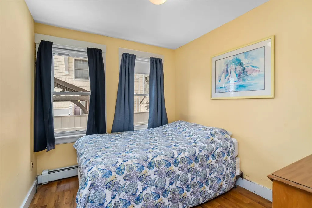 22 1/2 I Street Hampton NH 03842