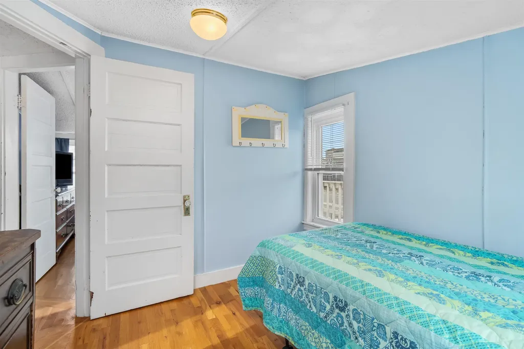 22 1/2 I Street Hampton NH 03842