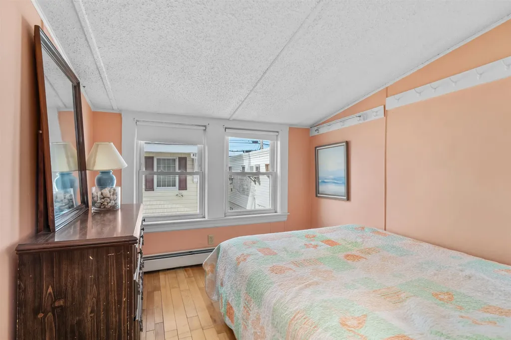 22 1/2 I Street Hampton NH 03842