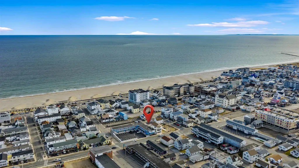 22 1/2 I Street Hampton NH 03842