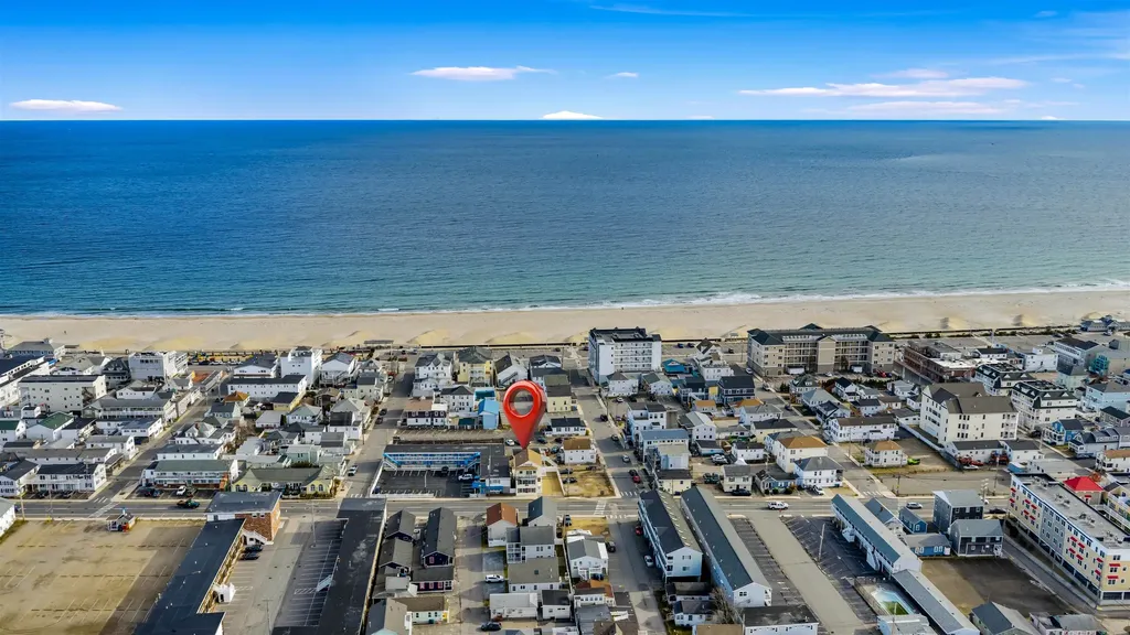 22 1/2 I Street Hampton NH 03842