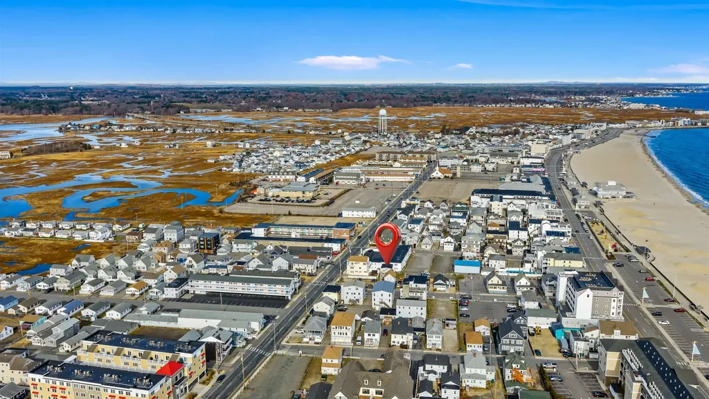 22 1/2 I Street Hampton NH 03842