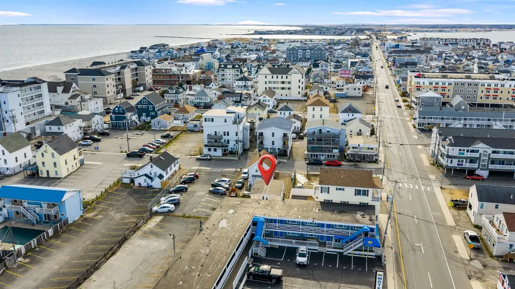 22 1/2 I Street Hampton NH 03842