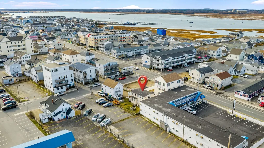 22 1/2 I Street Hampton NH 03842